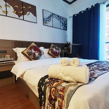 마카티 Warm Makati 아파트 호텔 외부 사진