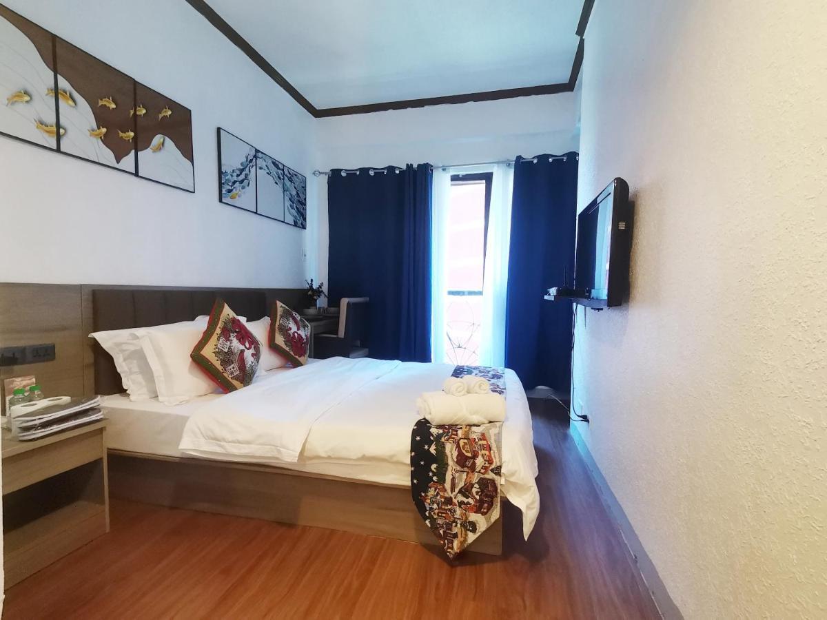 마카티 Warm Makati 아파트 호텔 외부 사진