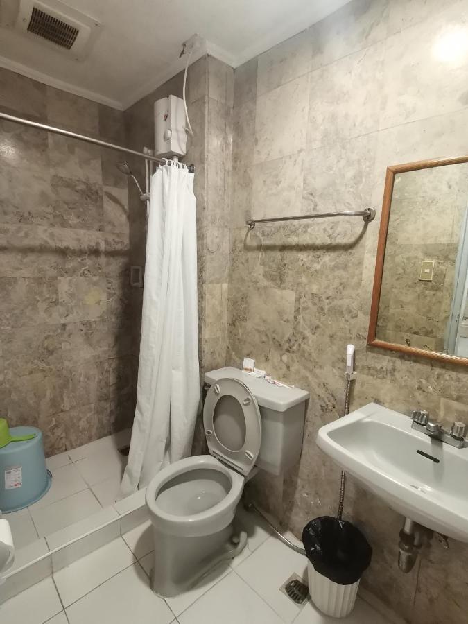 마카티 Warm Makati 아파트 호텔 외부 사진